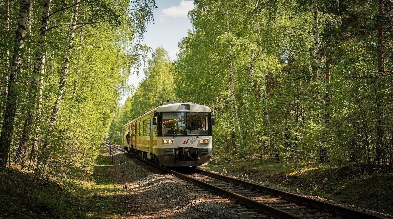 De Vilnius à Trakai — train, bus, circuit ou voiture — De Vilnius au Château insulaire de Trakai — train (30 min, 1,50 €), bus, circuit