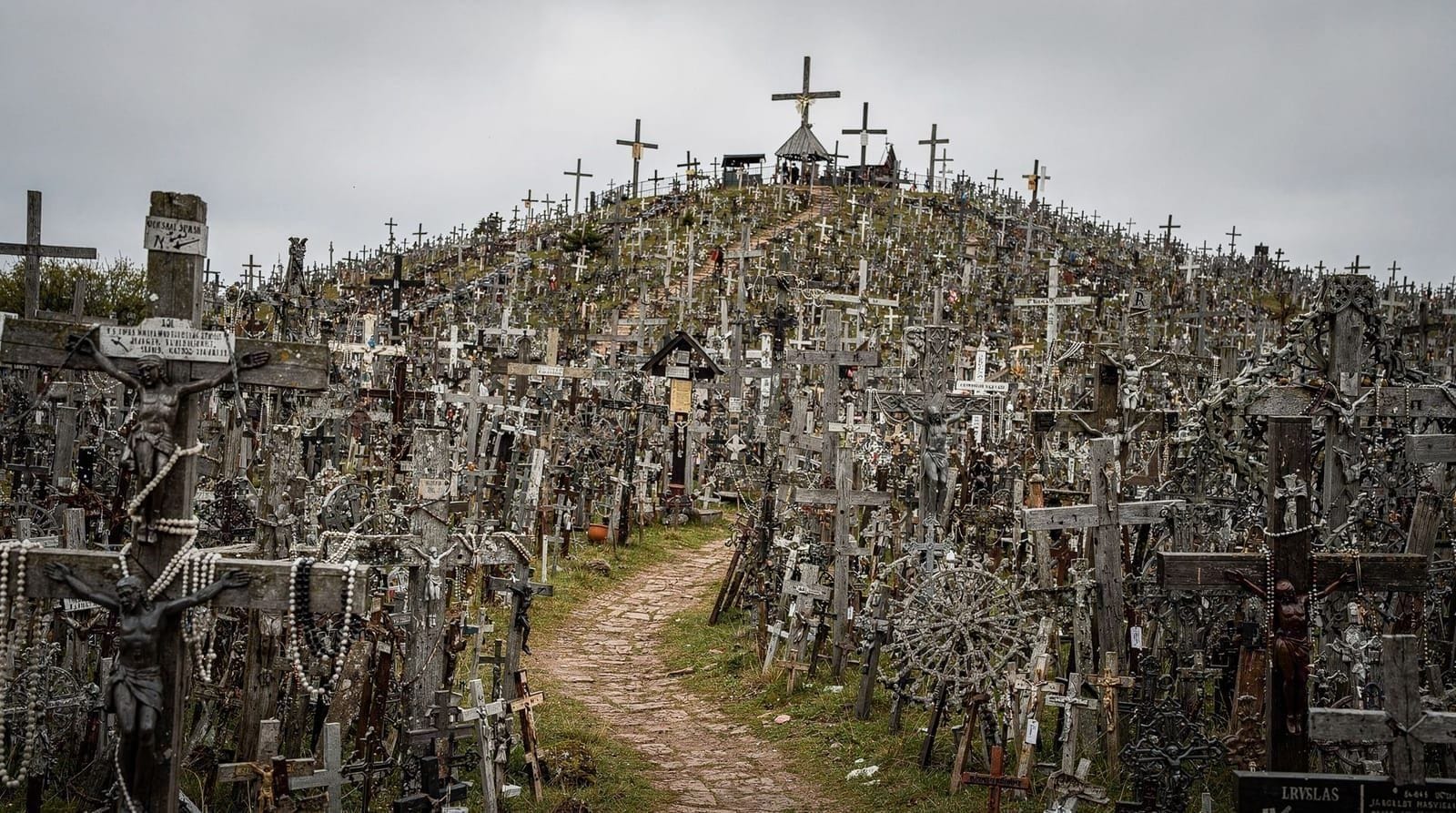 Vilnius: Hill of crosses siauliai full day
